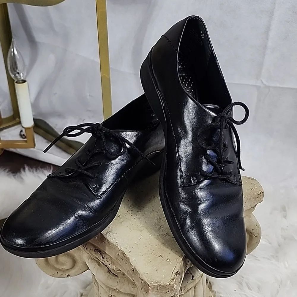 Easy Spirit Black Lace up Loafers Size 7 B/2A Leather Upper